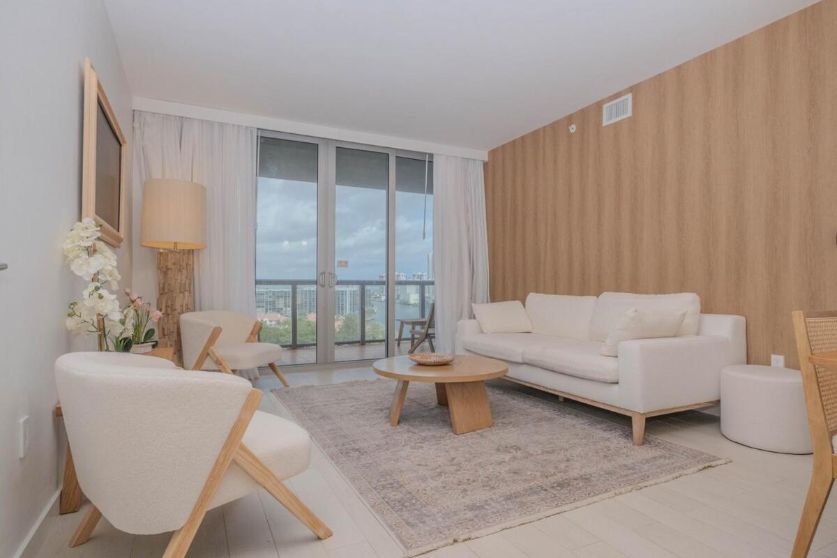 2B 2B Luxury Ocean Views Apt In شاطئ هالانديل المظهر الخارجي الصورة